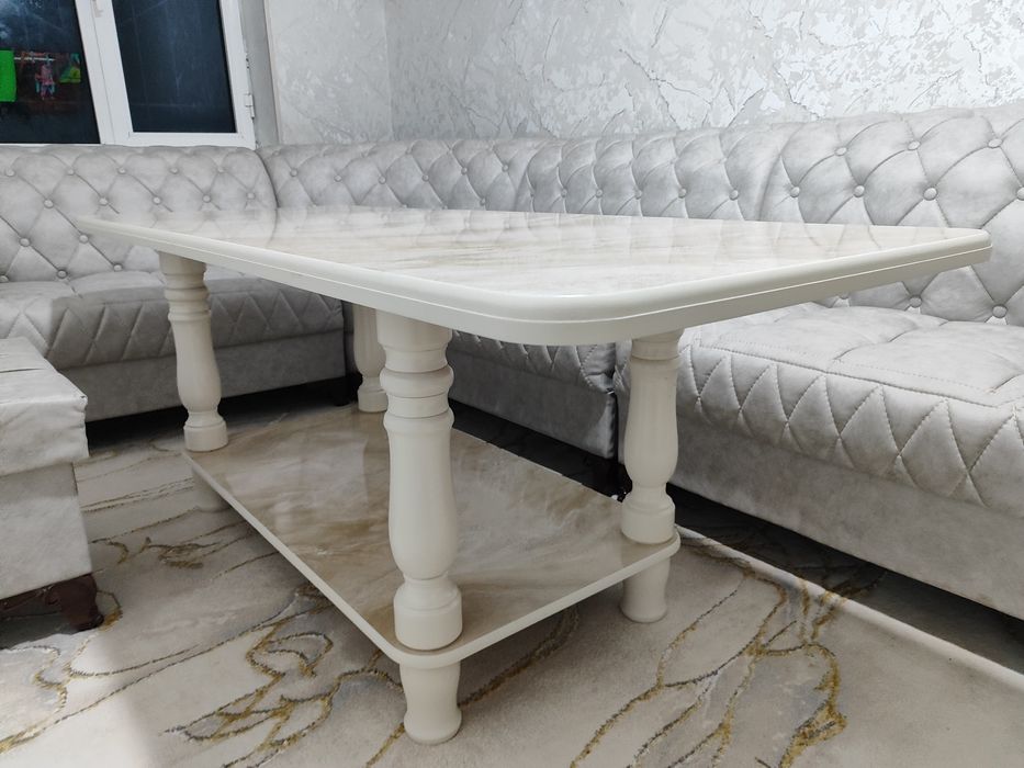 Мехмонхона учун стол