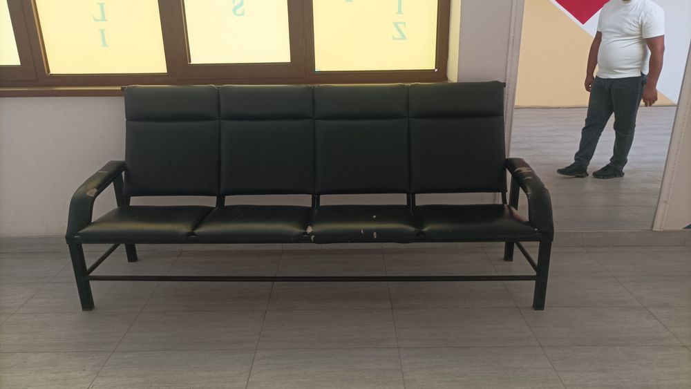 Ofis uchun mebel va texnikalar