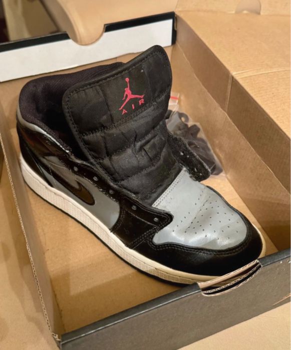 Jordan 1 mid shadow red 38.5