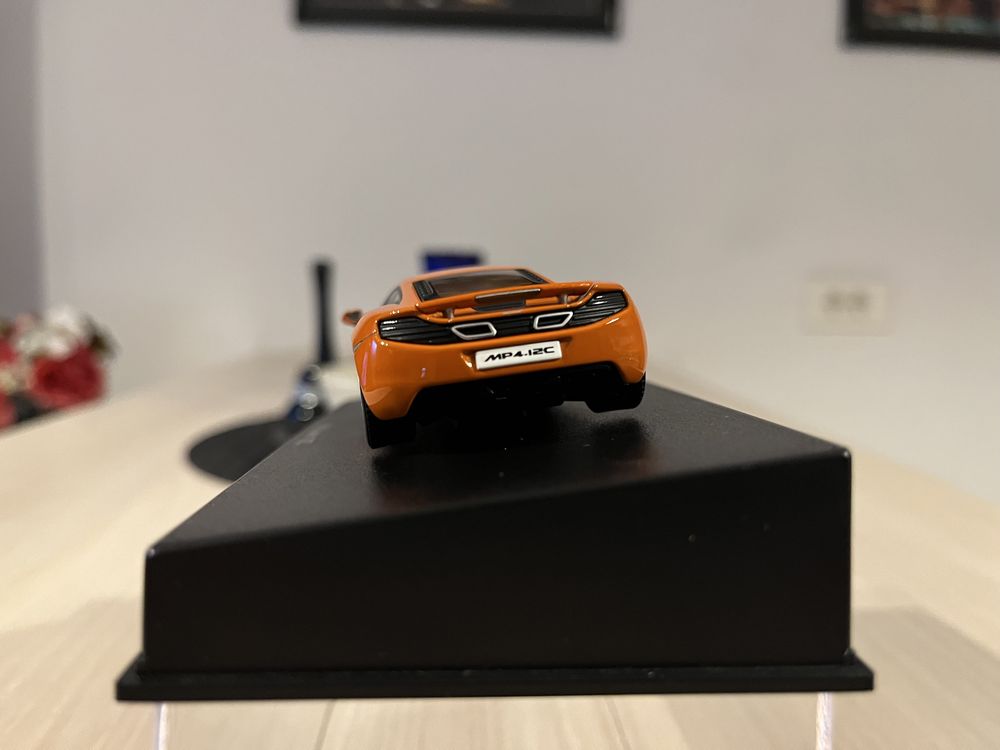 Macheta AUTOart 1/43 McLaren MP12-C