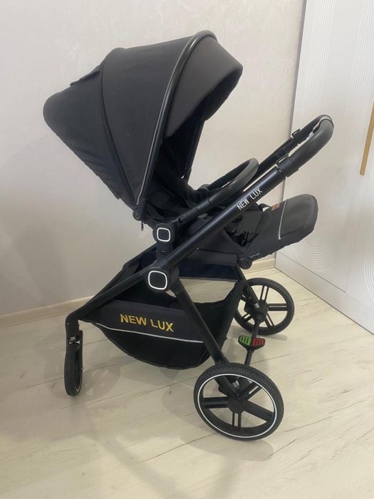 Коляска зима лето почти новая