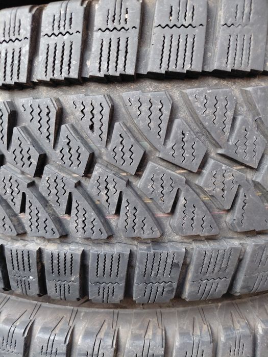 225/75/16C Bridestone 4бр.гуми дот2021