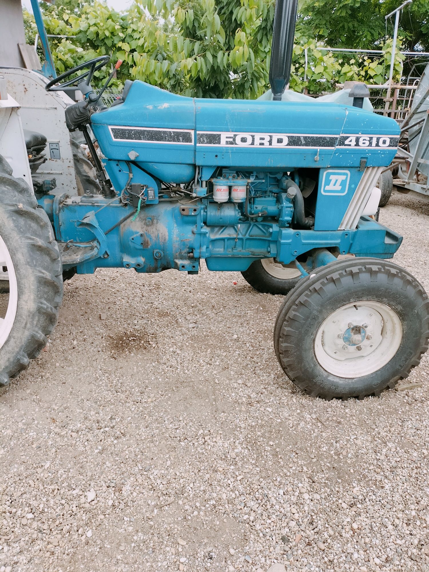 Tractor Ford 4610