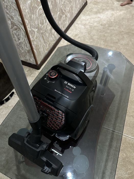 Пылесос Bosch в отличном состоянии plisos