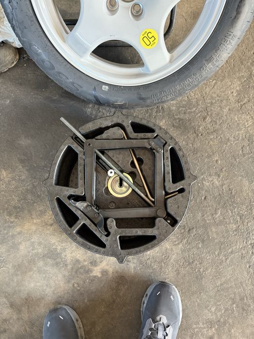 Патерица х6 х5  крик и ключ за гуми комплект