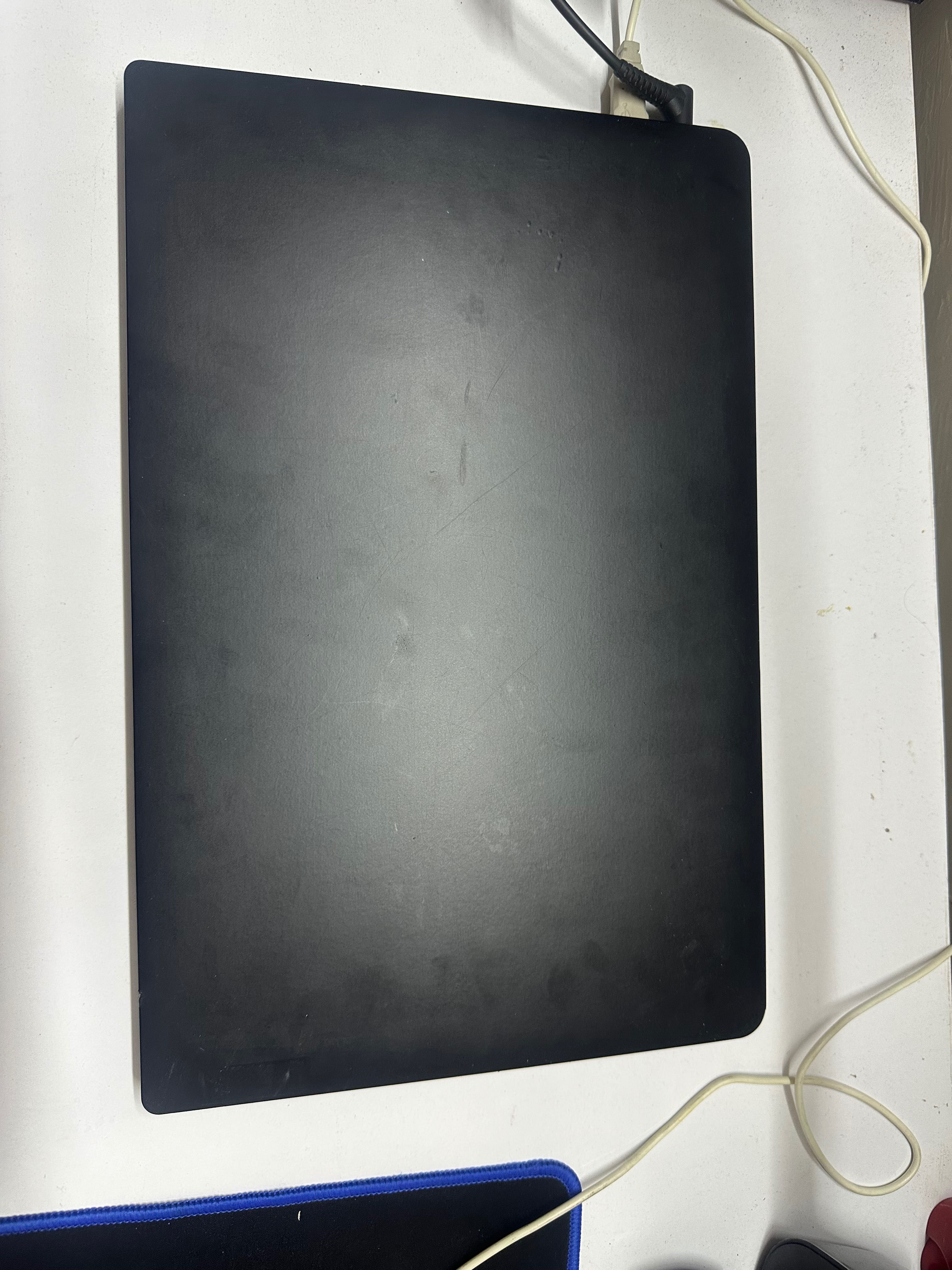 Notbook sotladi ideal