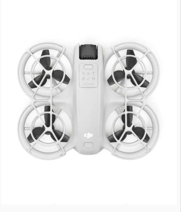 DJI Neo + 3 батерии + дистанционно – почти нов, 18 минути полет