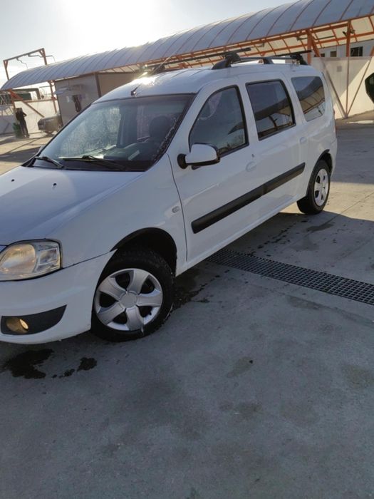 Vînd Dacia Logan mcv