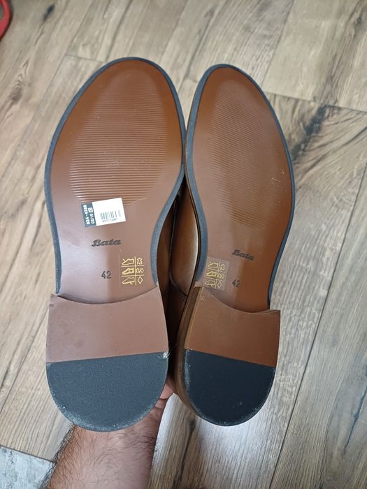 Vând pantofi maro din piele  nr 42