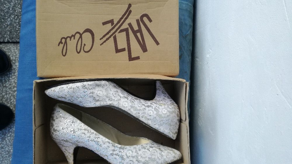 Продавам дамски обувки