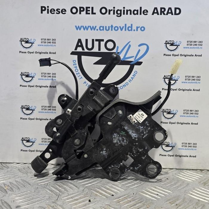 Broasca capota spate stanga Opel Astra H Twintop