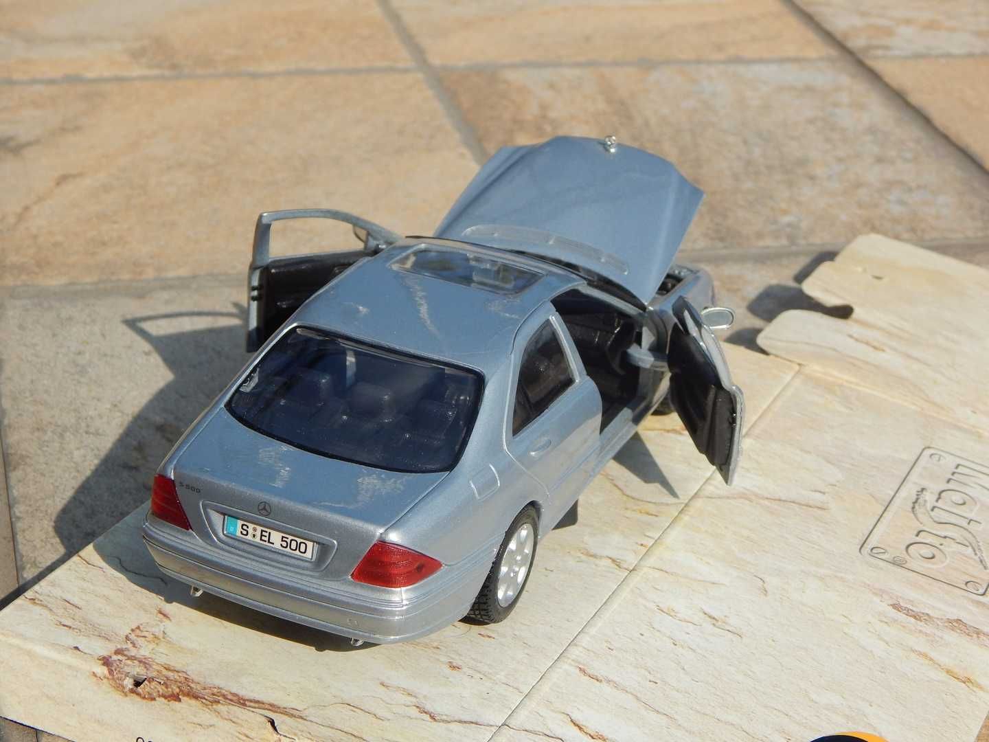 Macheta Mercedes-Benz S Class W220 2001 scara 1:26