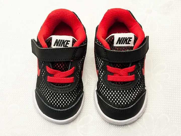 Детски бебешки маратонки Nike номер 19