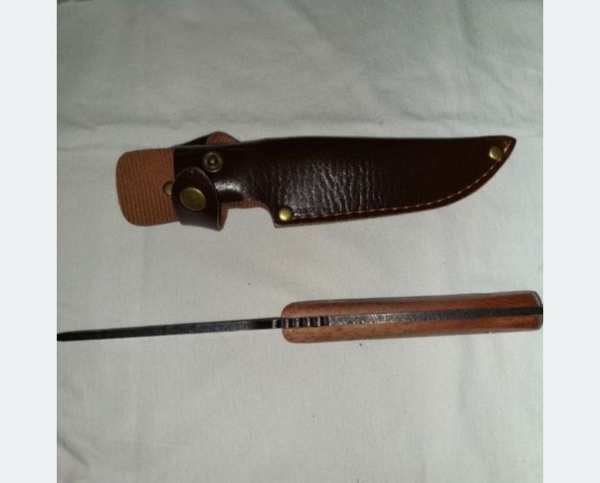 Cutit cu lama din otel forjat