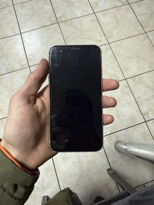 Продам iphone 11 64gb