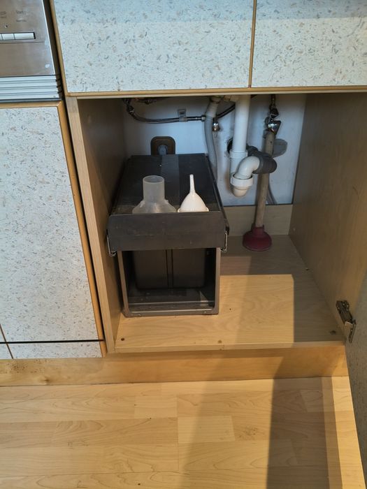 Mobila de bucatarie cu electrocasnice de marca