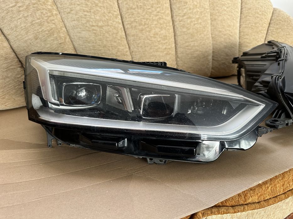 Faruri, Far stanga / Far dreapta Audi A5 8W 2016-2020