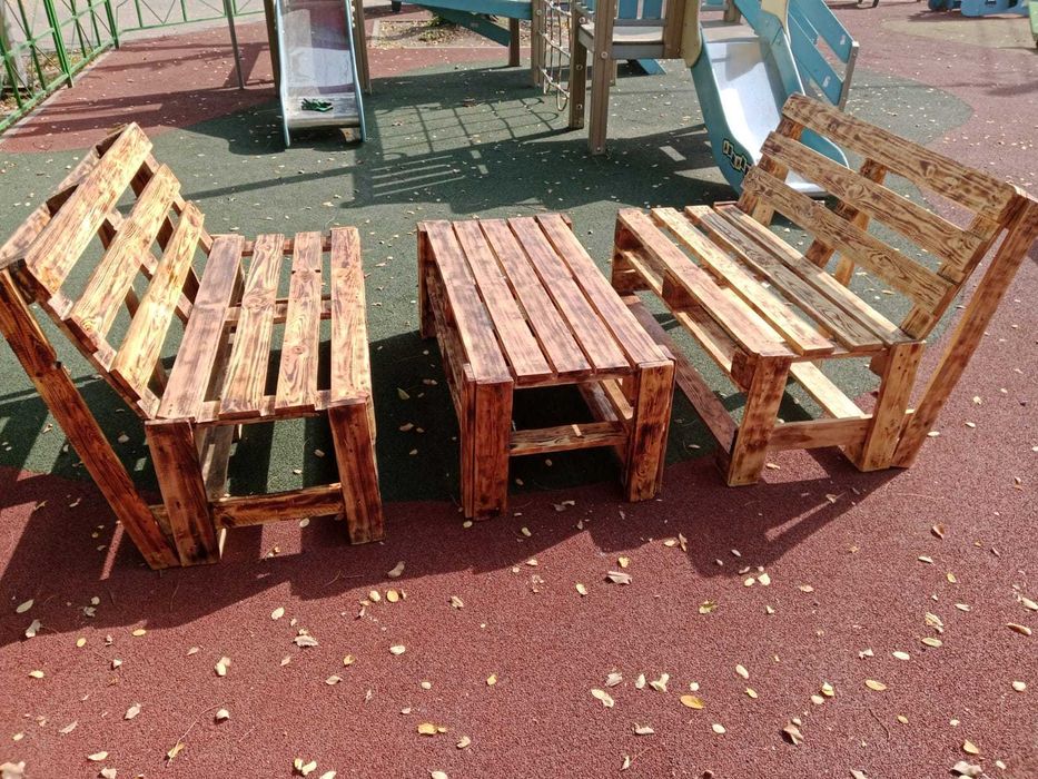 Мебель. Диван 2 шт.+ стол из новых паллет