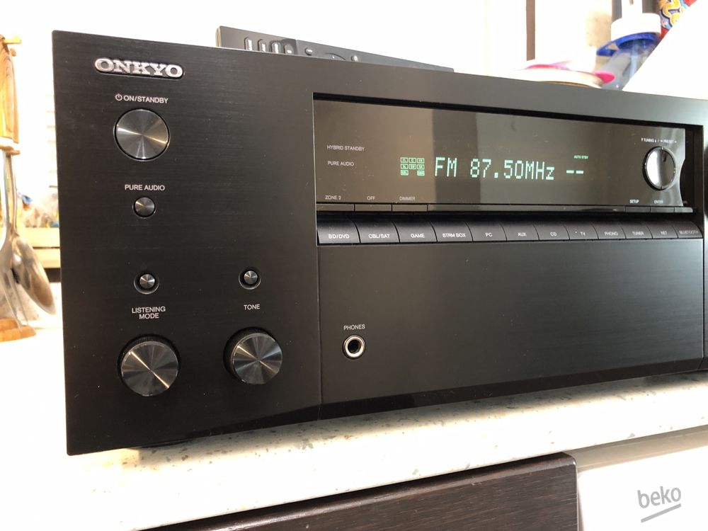 Като нов Onkyo TX-NR676e Bluetooth Wi-Fi