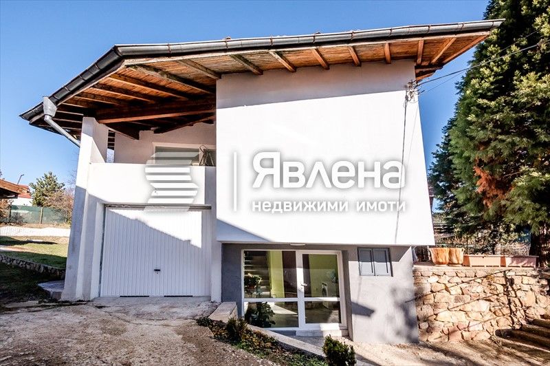 Продава къща с живописна гледка