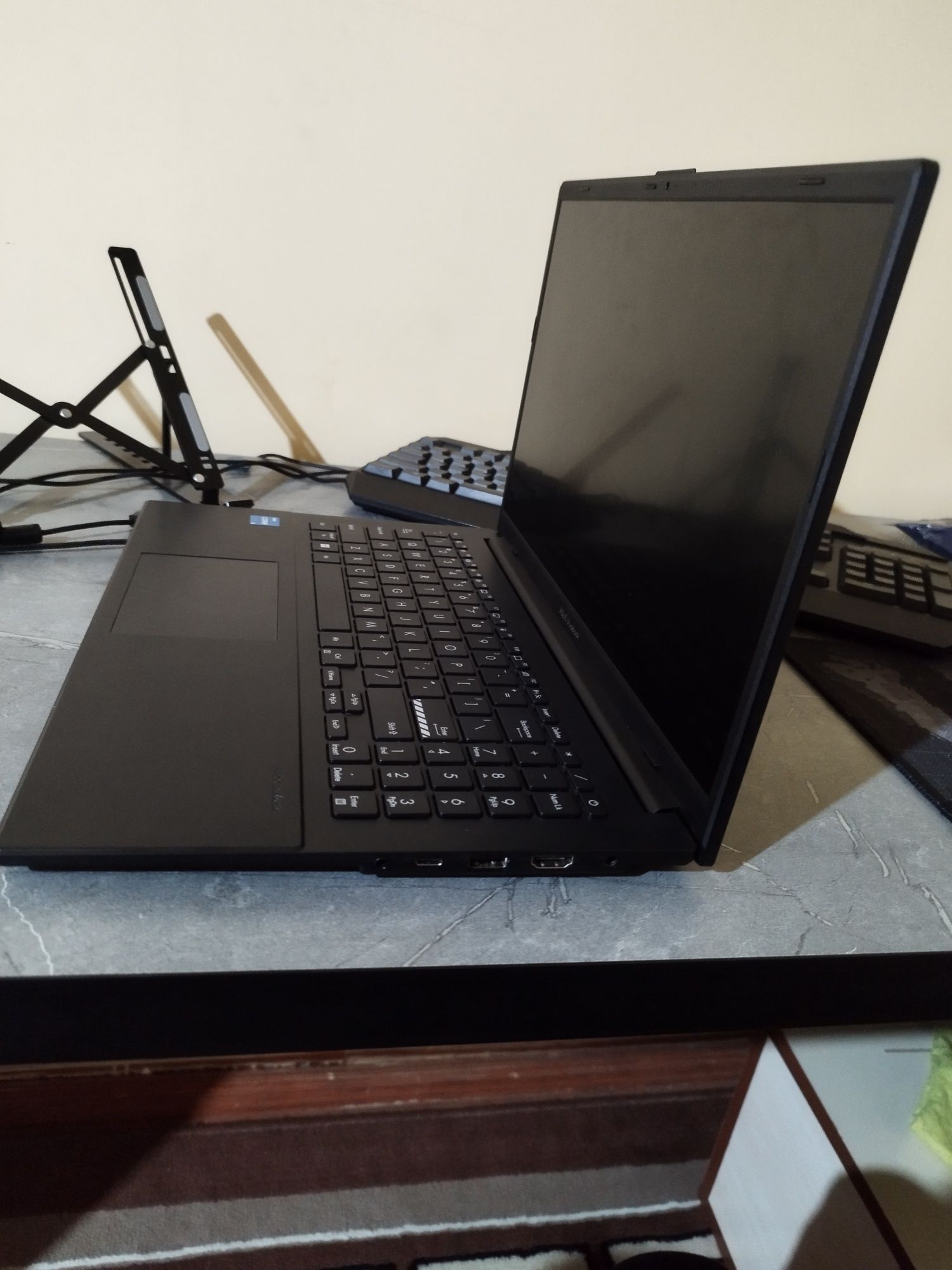 Asus vivobook E1504GA YANGIDEK