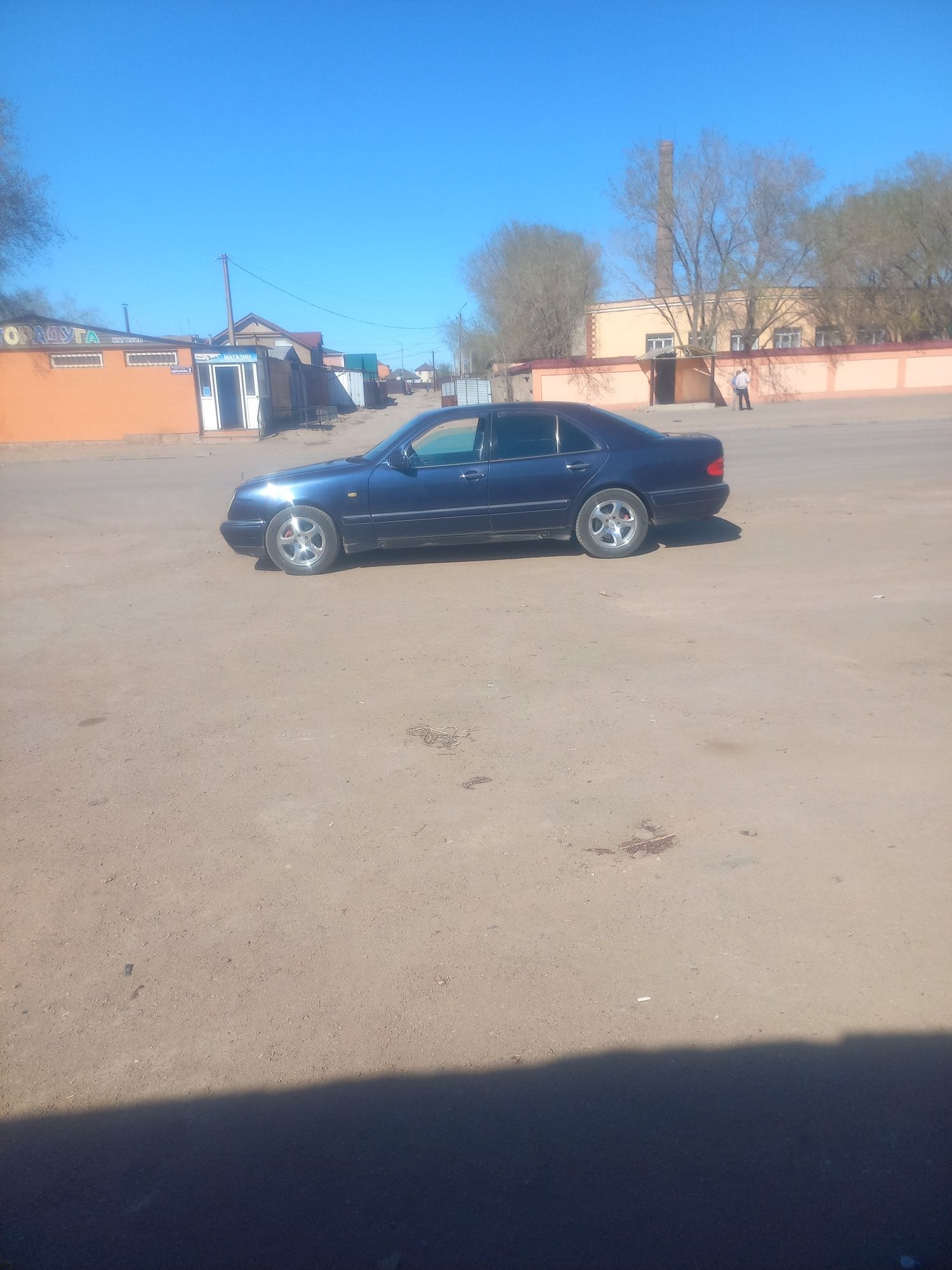 Продаётся мерседес 210 авангард
