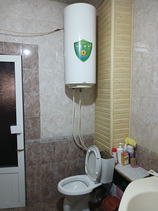 БАМда 2 хонали гиштли уйда 77 -серия 6 м балконли.