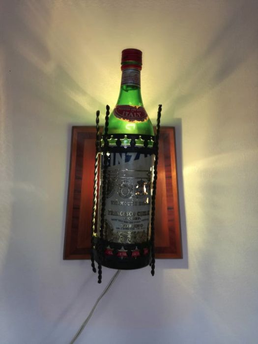 Lampa , aplica de perete - sub forma de sticla de Cinzano