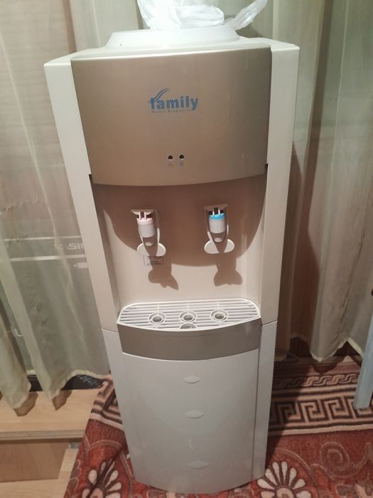 Продам диспенсер для воды