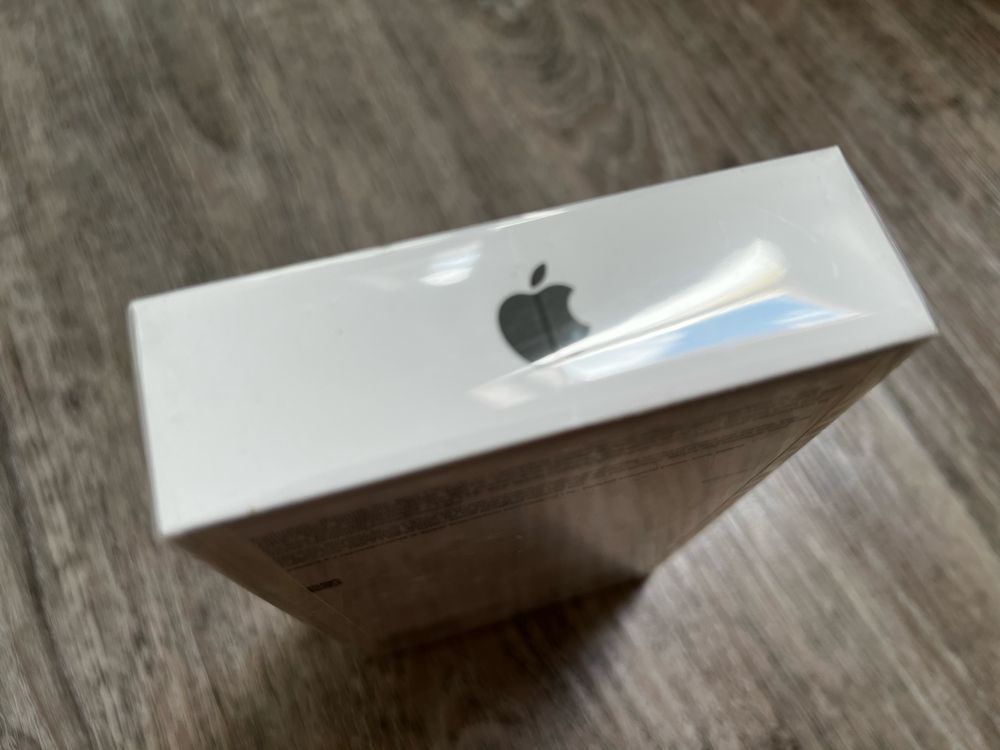 Apple iPhone XR 64GB Черен Нов Запечатан Отключен
