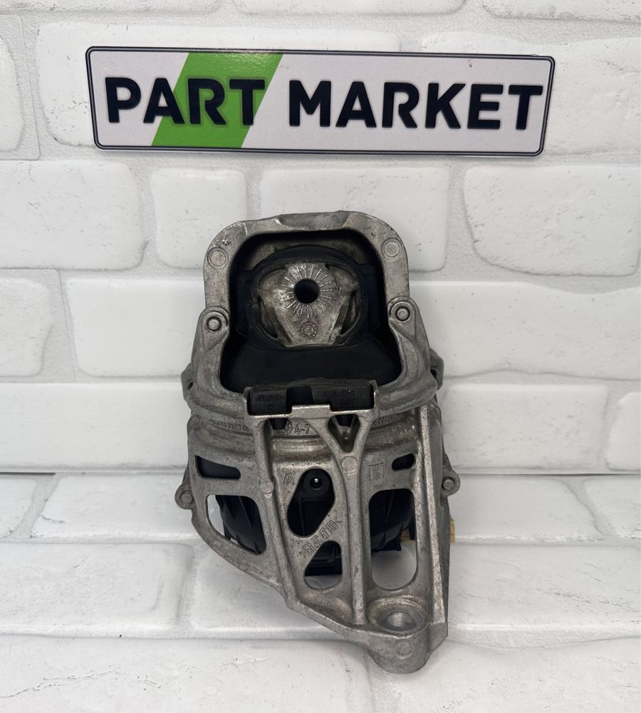 Ляв Тампон Двигател AUDI A6 A7 Q7 4M0199371FF