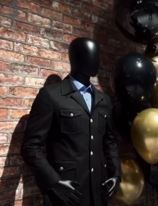 Продам бизнес классических и концептуальных костюмов.