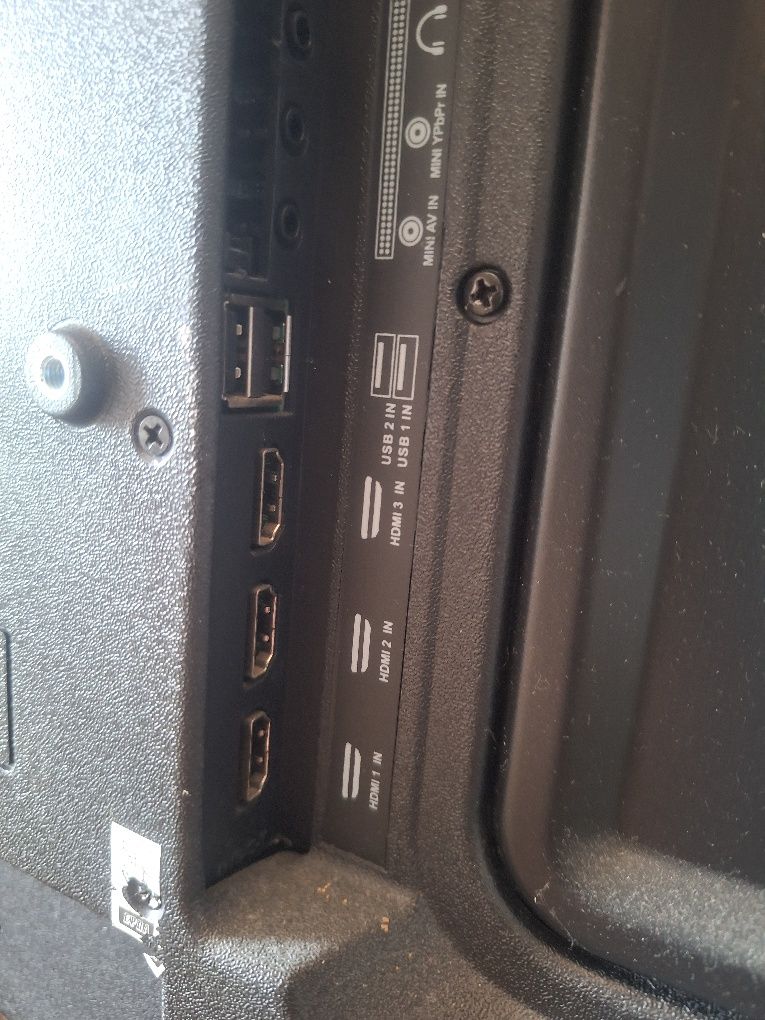 Смарт телевизор Crown 32D19AWS