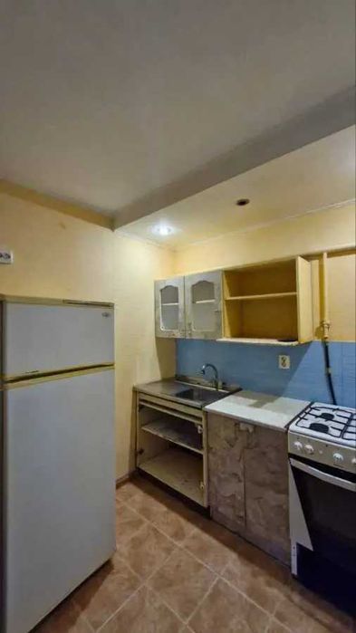 Дава се под наем Тристаен апартамент в София, Зона Б-18 - 90 кв.м за 510 € - Снимка #2