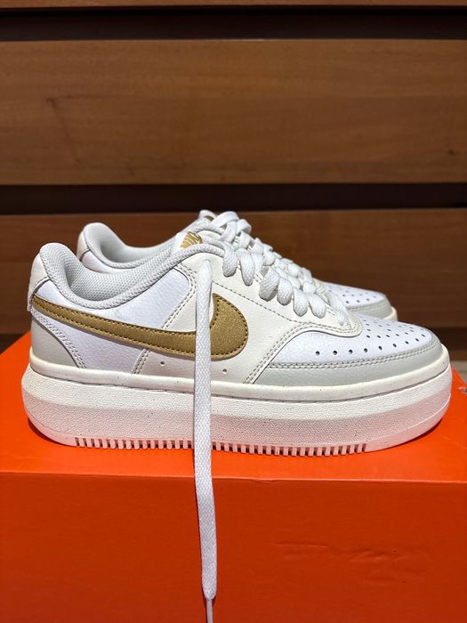 Нови обувки на nike 37.5