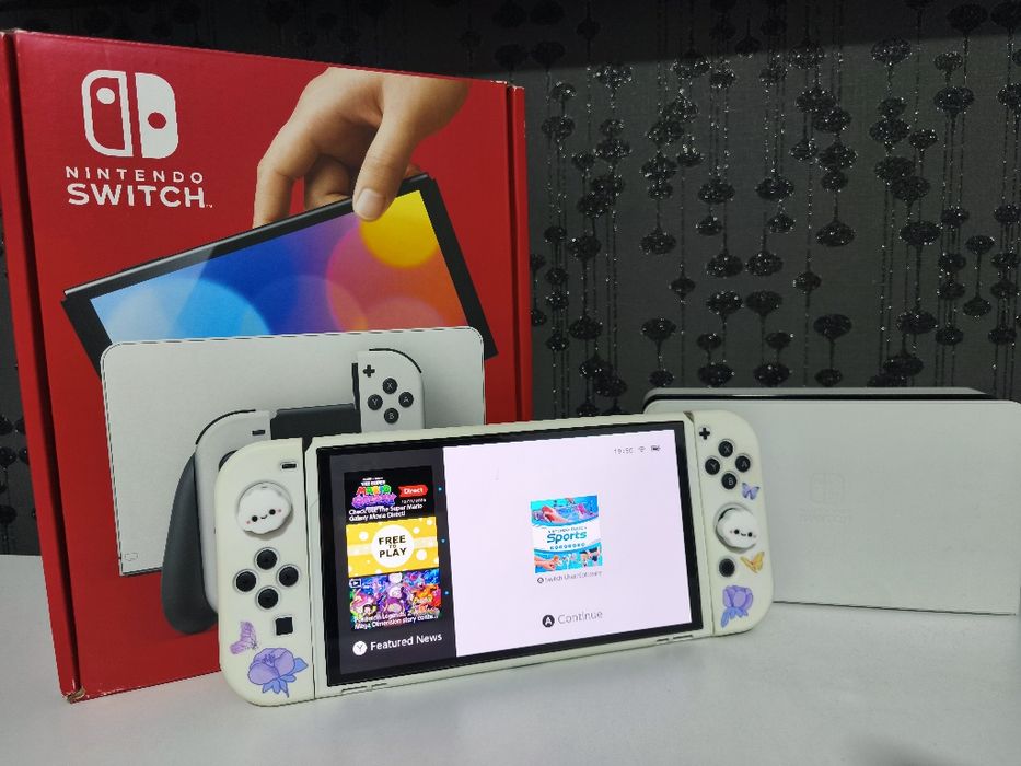 Vând Nintendo Switch OLED în stare impecabilă, folosit ocazional.

• E
