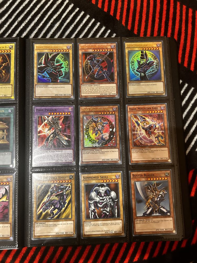Yu-Gi-Oh колекция и тесте