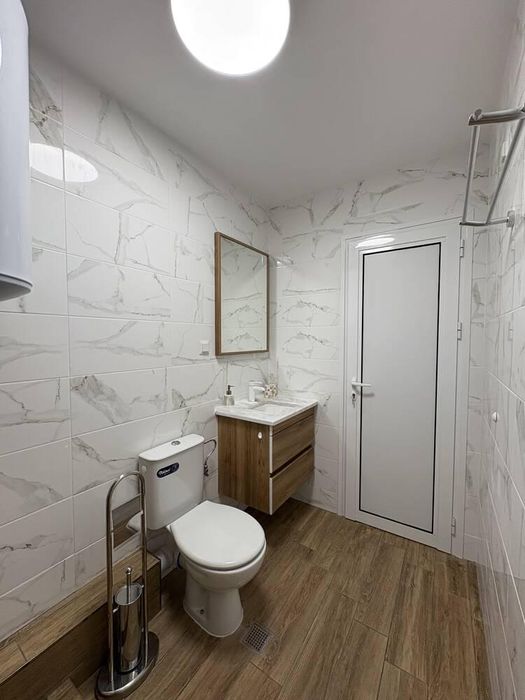 Дава се под наем Двустаен апартамент в Пловдив, Коматево - 69 кв.м за 511 € - Снимка #3