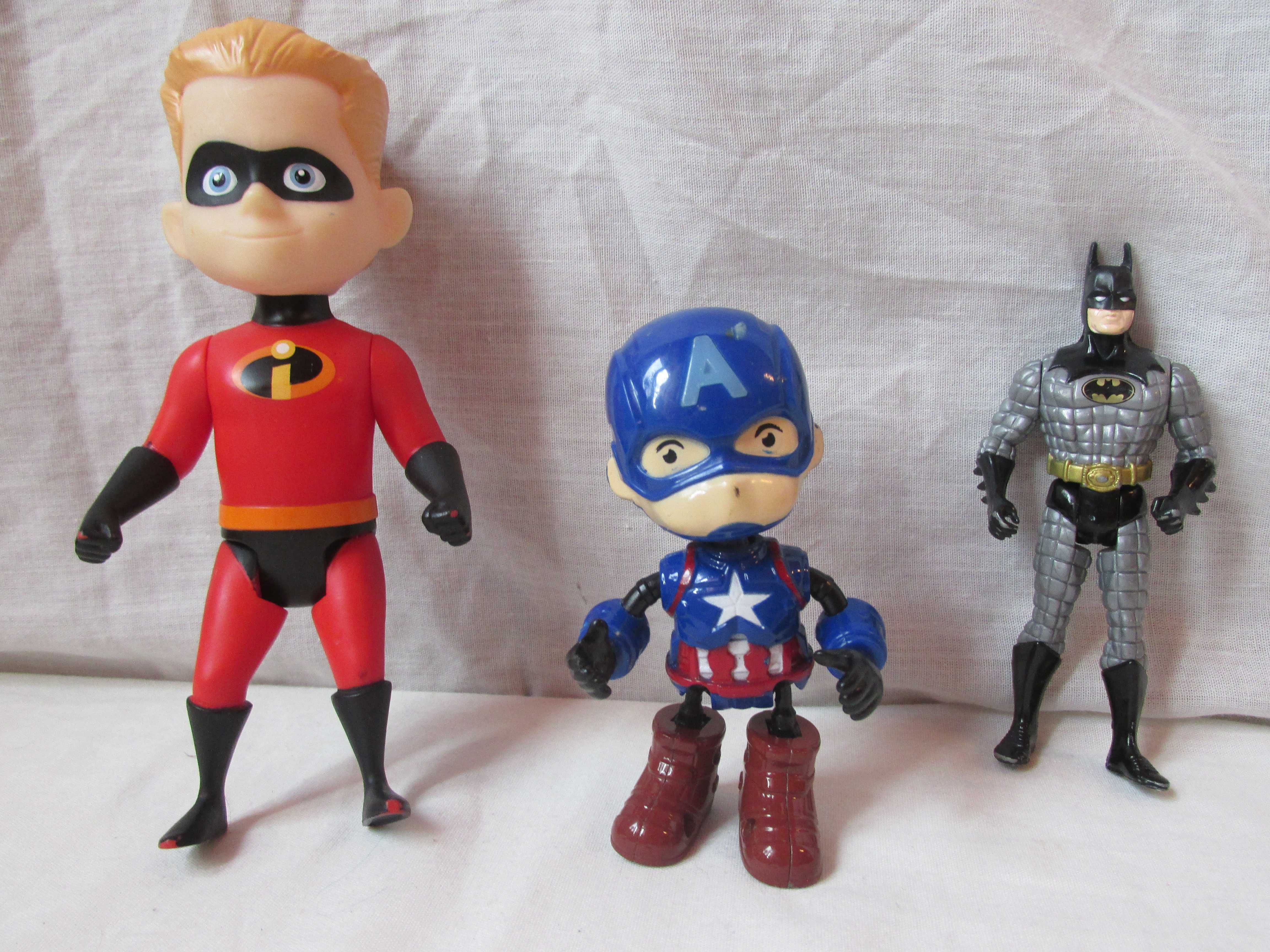 Set Supereroi Batman +Captain America metal+Dash-The incredibles