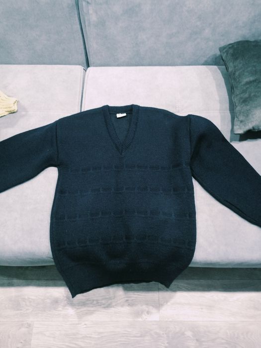 Продам новый свитер