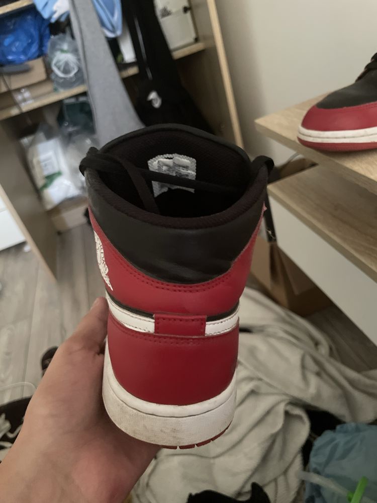 Adidasi jordan 1