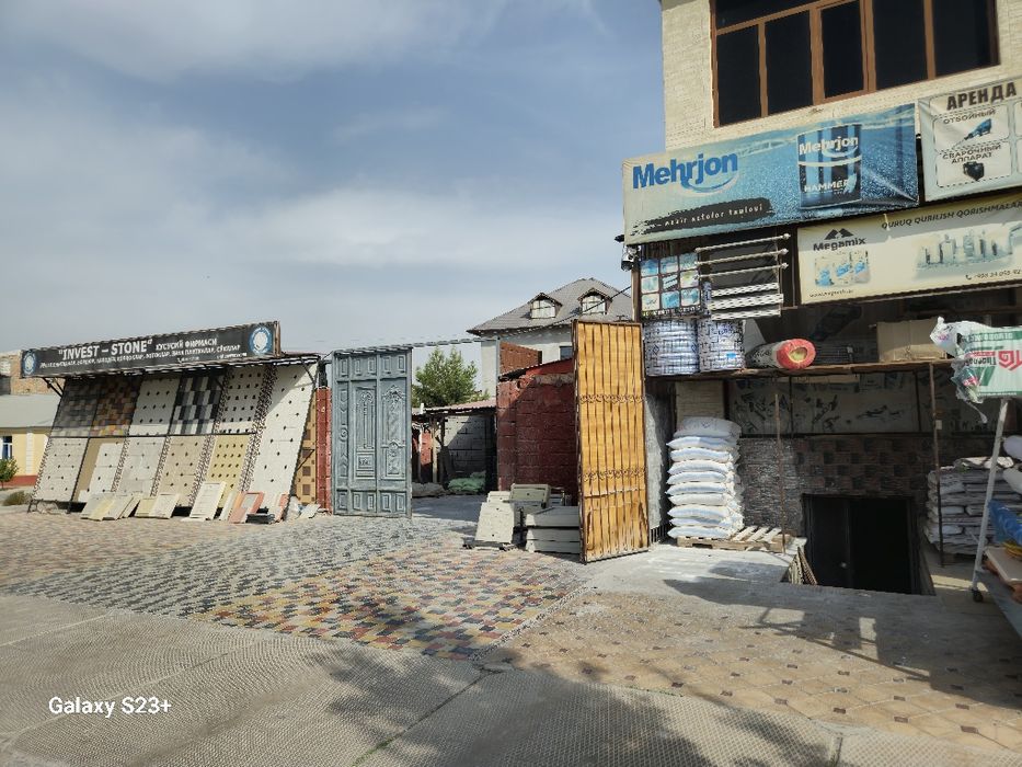 Жой сотилади истиклол стадиони рупарасида