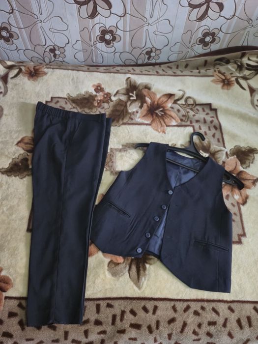 Школьный костюм на мальчика 2-4 класс