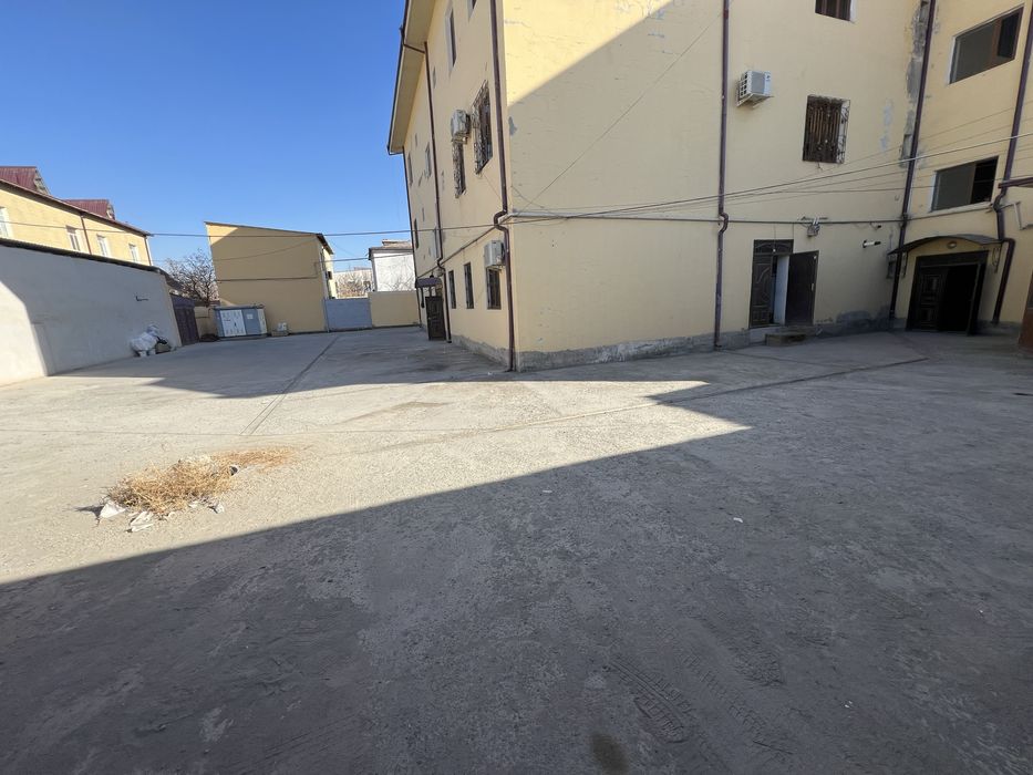 Raysentr 19 yol boyinda arenda dokon 231 kv