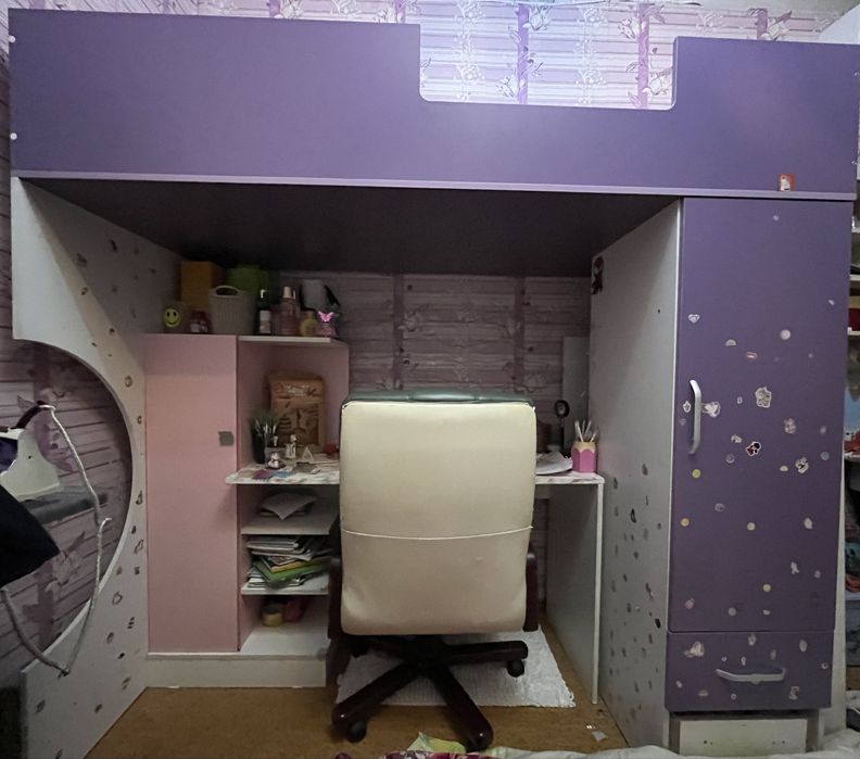 Двух этажная кровать с рабочим столом