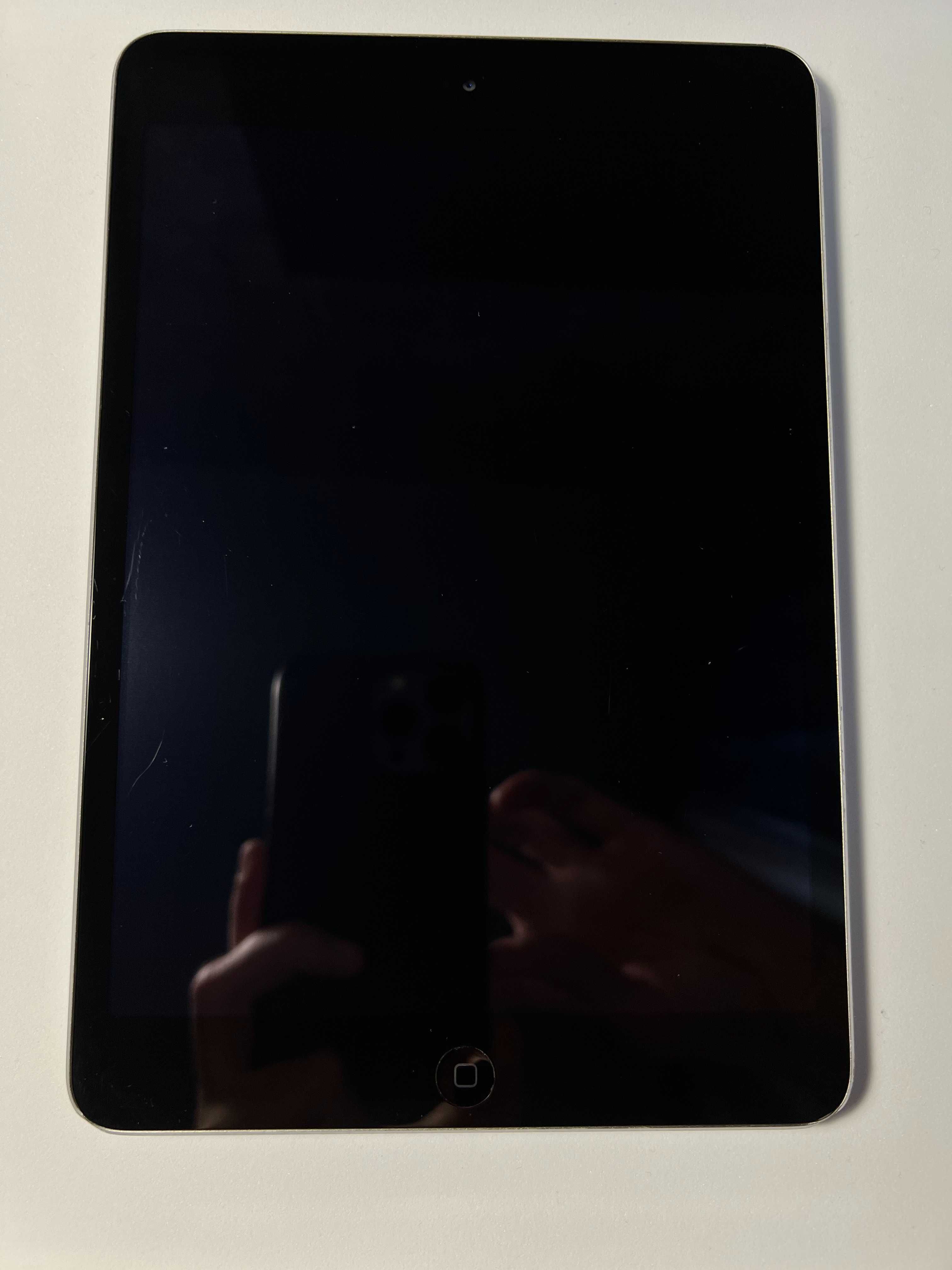 Таблет Apple iPad Mini 2 / 16GB / черен - Space Grey