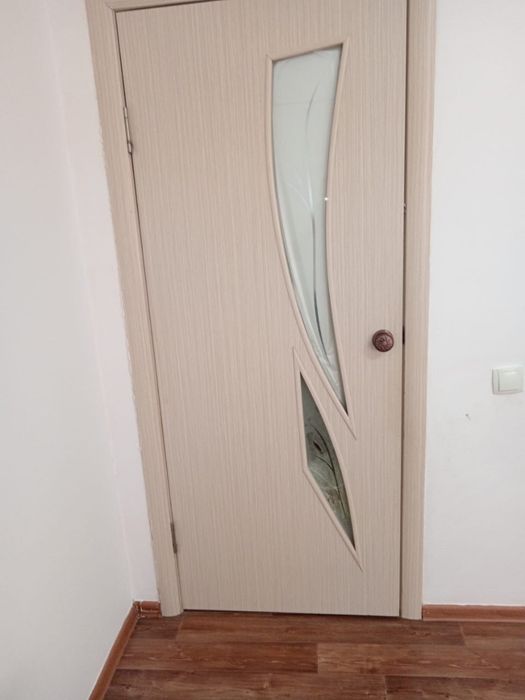 Бу есіктер сатылады,бағасын келісіп беріп жіберемін