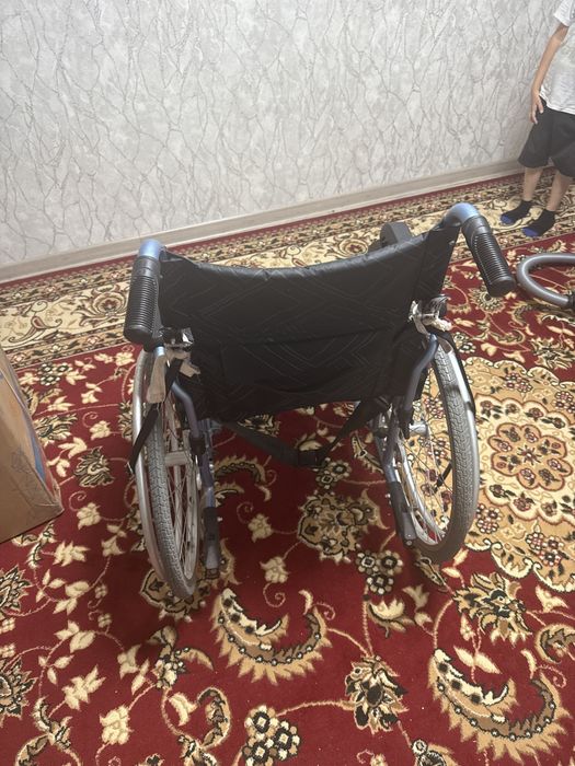 Инвалидная коляска для взрослых(прогулочная)