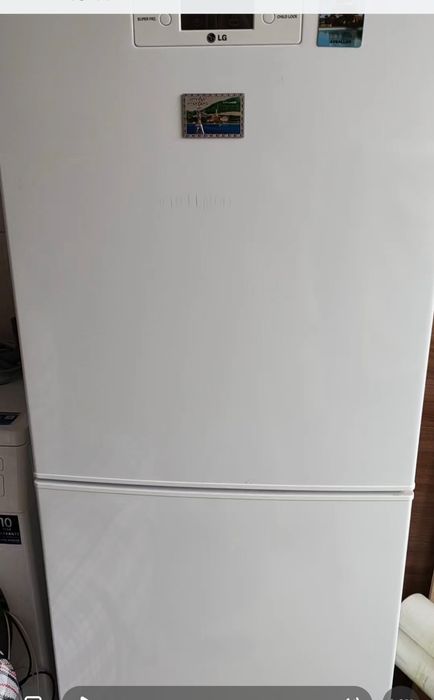 Холодильник  LG отдичном состояний