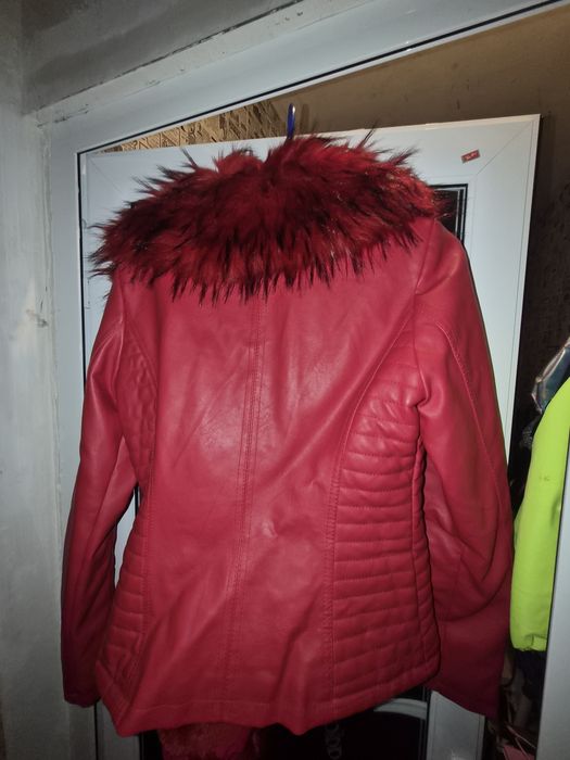 Кожено яке с яка